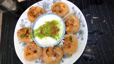 😋😋😋a jao jis jis ny n khana😉