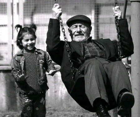 وراثت حق ہے ورثے کونڑ چھوڑے💓
لاگے ہن سنگت تے عرصے کونڑ چھوڑے 💖
گناہیے دے درسگاہیں چھوڑ آئے ہیں 💝
محبت دے مدرسے کونڑ چھوڑے💘💘💘