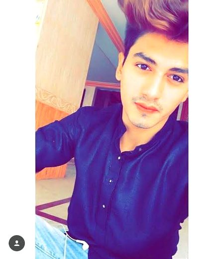 جو لوگ ہمیں دیکھ کر جلتے ہیں🔥🔥
انہیں کہنا ابھی تو ہم سادگی سے چلتے ہیں"👁️👁️