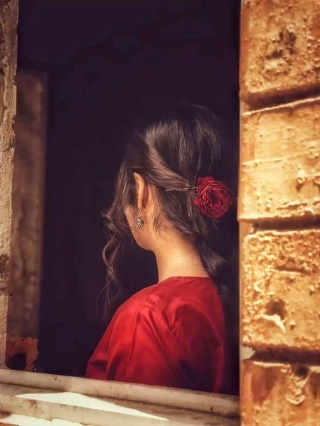 تمیز اُور ضمیر جِس اِنسان میں ہو
اُس جیسا خُوبصورت دُنیا میں کوئی نہیں 🥀