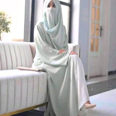 یہ جو ہر بات پر کُچھ سوچ کے ہنس دیتا ہے
جانے اس شخص نے کس طور کا غم دیکھا ہے ! 💔