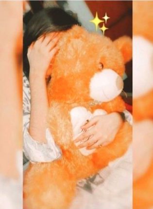 آپنا مقام ہمیشہ الگ بنا کر چلتی ہوں😏🔥۔
میں نظریں نیچی پر سر ہمیشہ اٹھا کر چلتی ہوں😎😏۔
Ayesha❣️Ali