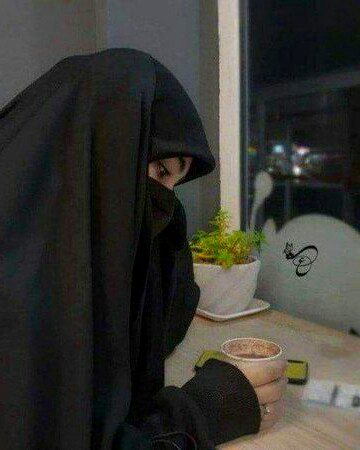 ...اتنا مانوس بھی ہونے کی ضرورت کیا تھی کبھی اس خواب سے ممکن ہے نکلنا پڑ جائے