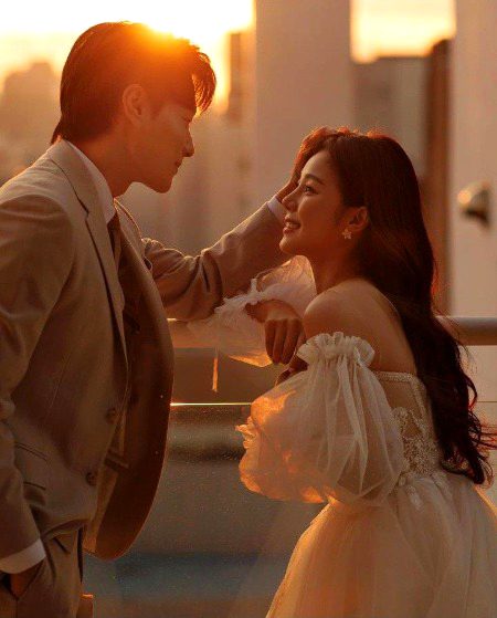 nazron mai mere ek jahan hai, jahan tu or mai saath hai🫀