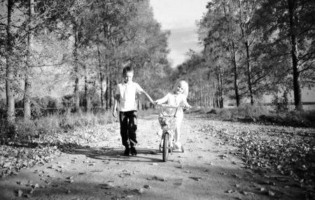 تٌـمہاری محبّت کـا حقدار وہی ہـے جو تُـم پر تُم سـے زیادہ مـِہربان ہو - "