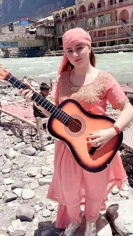 Beautiful People image