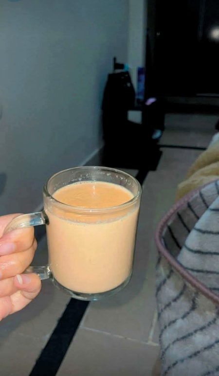 یہی ایک بات دِسمبر کی بہت خاص لگتی ہے..!!💖
ہوائیں سرد ہوتی ہیں' اور چائے کی پیاس لگتی ھے💝...!!!