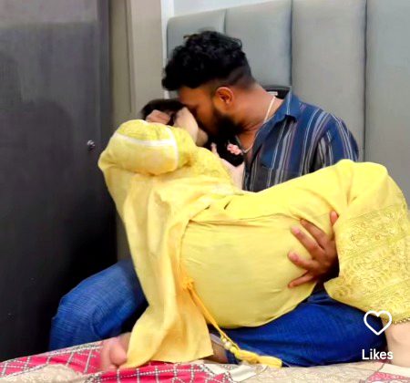 گرلز جب فارغ ہو جاتی ہو تو کیا سوچتی ہو ؟