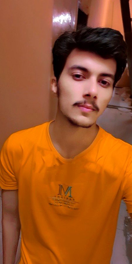 علاج یہ ہے کہ مجبور کر دیا جاؤں
ورنہ یوں تو کسی کی نہیں سُنی میں نے
—<<>>—