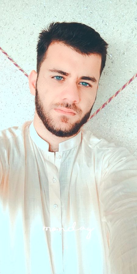 *میں اور کتنا بڑھوں  تیری جانب ؟*
*تُو  ہے  کہ  آسماں  ہوا  جاتا  ہے😏*
*🙃