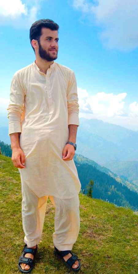ایک خوبصورت دن کشمیر کے صحت افزا مقام گنگا چوٹی پر🗻🗻🥀🥀