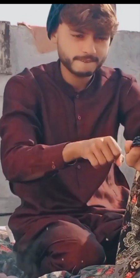 Or jante ho tklef kya ha Aima Jin k leya badly thy on ka bdal jana