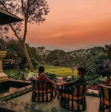 خواہش میری بس اتنی سی ہی ہے 
کبھی ہم تم بھی ساتھ بیٹھ کر چاۓ پییں☕