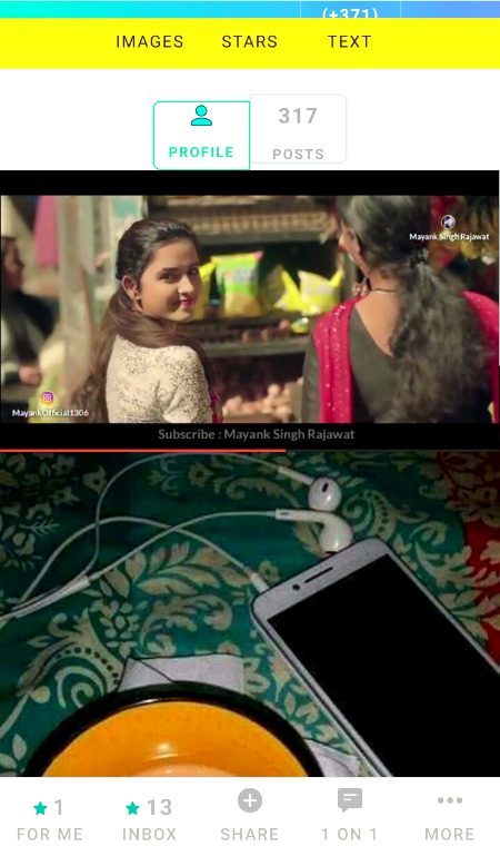 Me watching mp4 song video(Khushi ky pal kahan dhondon) with damadam__😜