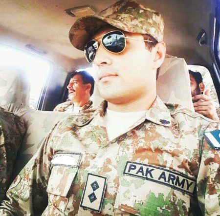 Yahan suchy achy wafadar logo ki boht heee kamiii h.