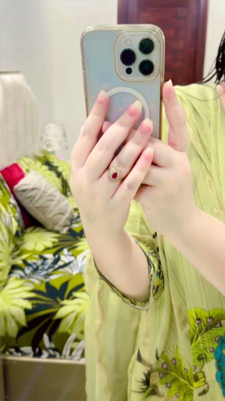 Beautiful People image