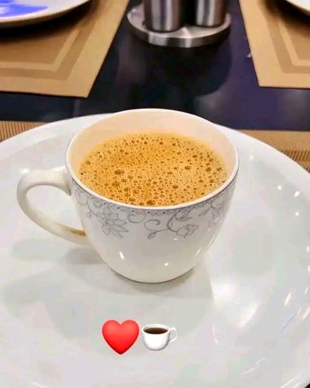 وہی ہے آج بھی مسند نشین بزم خیال۔۔
وہی ایک ☕️چائے جو بے اختیار اچھی لگے 🥰😘