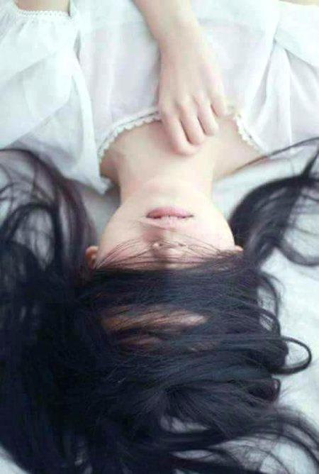 تمہیں لگتا ہو گا  کے ہم تمہیں یاد نہیں کرتے🥀
ہم وہ سانس ہی نہیں لیتے جس میں
شامل تمہاری یاد نہ ہو🔥 Mahii 💔