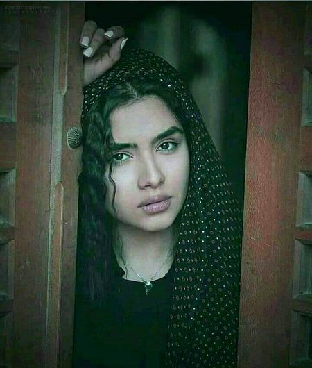 دل چاہتا ہے ایک کہانی لکھو ، جس میں تمہارے نام کا کردار بنا کر اسے تنہا ، پیاسا صحرا میں تڑپتا چھوڑ دو💔