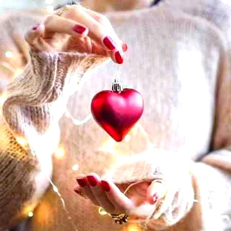 ہــم میسـر ہـی نہیــں ہـــوتــےکسـی کـو، خوش بختـی سـےمِـل جــائیـں تــووافر
نہـیں ہـوتـے ہـم پـاؤں بھــی پھیــلائیں،تــو محتـاط بہتـــ ہیـں چـادرسے یـا اوقـاتـــ سـے،بـاہـر نہیــں ہـــوتــے،