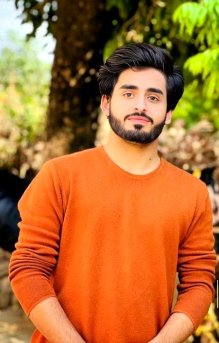 تیرے غرور کے معیار سے بہت بلند ہوں میں☠️😒
تیری پسند کا کیا ذکر ،خود کوبہت پسند ہوں میں🖤🔥