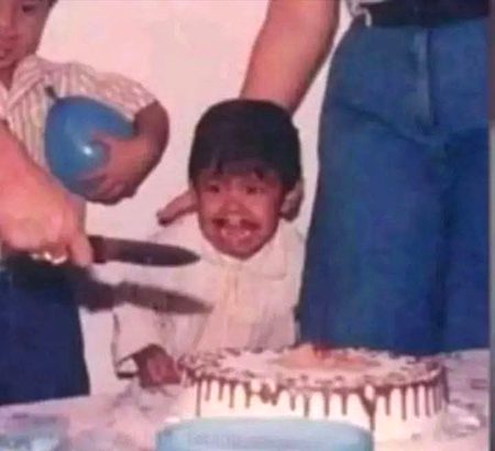 Phir yehi boys bary hokr larkio say online inbox or,comments m abuse kr k larty hen😹😹