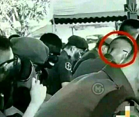 While you are focusing on red circle someone is watching you 😛😛😛