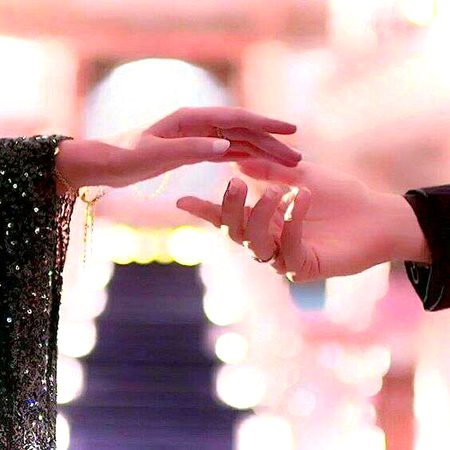 تیری چاہت چھپائے ببیٹھے ہوں یہ نہ سوچوں کے مجھے کو پیار نہیں ❤❤❤