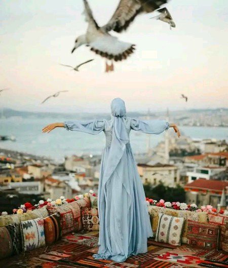 Beautiful People image