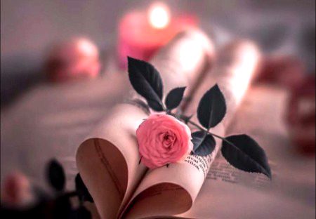 دل میں پھر اُس کی محبت کی صدائیں  جاگیں 
جس کو یارا نہیں کوئی بھی اب چپ کے سوا