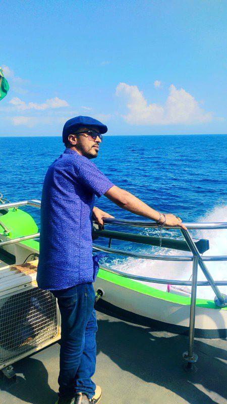 Going to Zanzibar by Ferry. Tussi sarro shareeko.l6