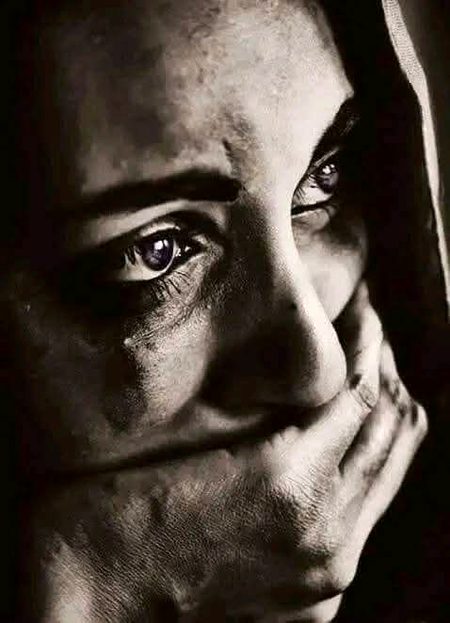 وفا کی کون سی منزل پر.اس نے چھوڑا تھا.,
کہ وہ تو یاد ہمیں.بھول کر بھی آتا ہے💔Unzii🥀