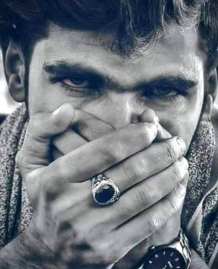 جیسا بہتر لگے ویسا سمجھ لینا
یہ میری بے بسی کے آخری الفاظ تھے🔥 Mahii 💔