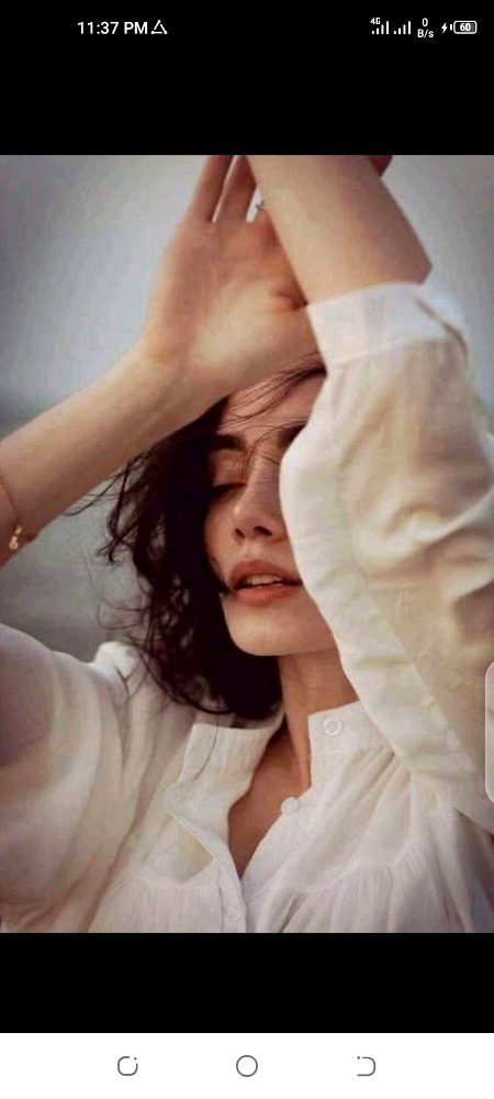 دُھپے رَکھ یا چھاویں رَکھ.
مینوں اپنڑیں ناویں رَکھ.
میں آں جَھلیا دِل دی دھڑکن.
مینوں دِل دی تھاویں رَکھ.
میں نئیں تیری کاوڑ سَہنڑیں.
دُنیا نال تُوں بھانویں رَکھ.
مَر جاواں تے چَھڈ جاویں.
ھالے مینوں ساویں رَکھ۔💔Unzii🥀