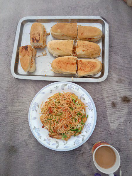 it's tea time 😋😋