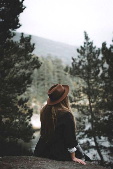 باز اوقات آپ جن لوگوں کو بہت زیادہ اہمیت دے دیتے ہیں
تو ان کے نزدیک آپ کی کوئی اہمیت ہی نہیں رہتی