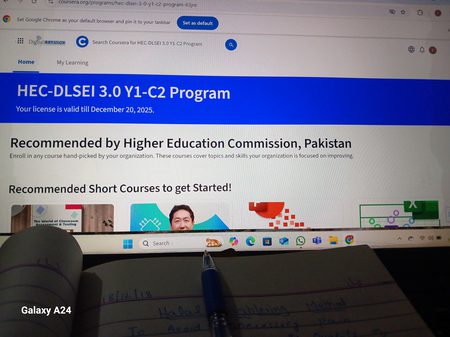 "ایک خاموش آدمی یا تو اپنی کامیابی کی منصوبہ بندی کر رہا ہے یا خوفناک تکلیف میں ہے۔" "Study time 💫💢