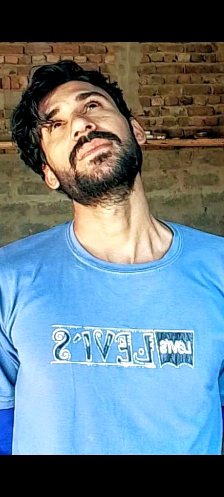 My new pic. Aur me jim bhe karta hon. To aur ALLAH KA shukar hai.  Ab to me Jim wagera chor Chuka hon 🎭