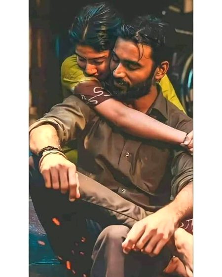 💞تیرے احساس کی خوشبوں سے معطر ہے سارا وجود میرا🥀
💞میری رگ رگ میں محبت تیری میری ہر سانس پہ حق تیرا🔥 Mahii 💔