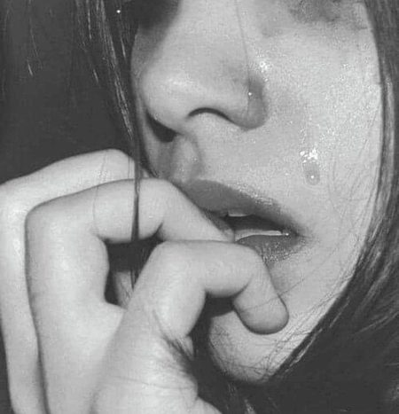 کون تھا جسے دکھ سناتے؟؟🥀
آسمان کی طرف دیکھا  اور رو دیئے 💔😒