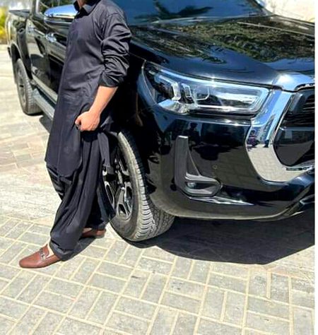 دل پریشاں تھا مگر تمہاری خاطر چہرہ شاداب رکھا، بال بنائے رکھے 😍💖💓💜✌