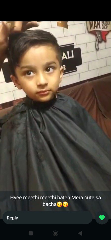 Es Nanhy Sy shehzada ki mami ho me.....itniii cute baten krta hn MashAllah....es me to Khair Apna mamo Jaan ka sath laga hua tha...koi 100 dafa video deakho hogi meina🤭