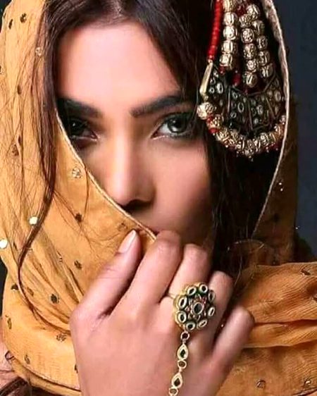 انکی آنکھوں کا اتنا معتبر الزام..
اگر ملتا ہے تو لیجئے شوق سے💔Unzii🔥