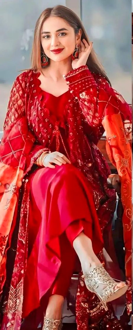 Pakistani Celebs image