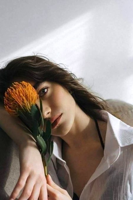 آ بھی جاؤ کہ شب ہجراں میں ساگر..
حسرتیں ،پھول، پلکیں مرجھا رہے ہیں💔Unzii🥀