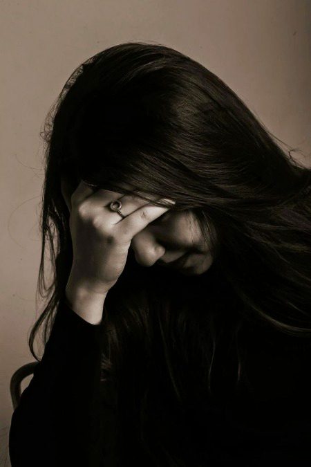 انگلیاں پھیر میرے بالوں میں میرا سر درد نہیں جاتا۔۔۔۔ایسے ہوں میں تیری یاد میں جیسے کوئی مر نہیی جاتا 🙂💔🥀