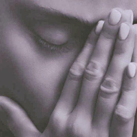 اسے معلوم ہو؟؟کے 
میں اکثر رات کو تنہا، ادھورہ بیٹھ کر ۔۔
اسے مکمل سوچتی ہوں 
💔