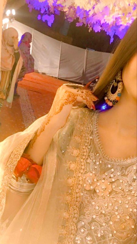 خوبصورت عورت کو اجازت ہے کہ وہ کم سے کم ایک مرد کی زندگی کو تباہ کر سکتی ہے 🤭🫢🤫