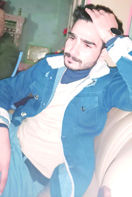 Chalo tum raaz ho apna...
Tumhen afsha nahin kartay.... 
Miss you .j1 😢😪😥