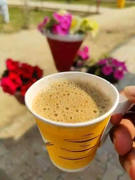 نشہ چائے کا۔۔ ☕
آواز نصرت کی۔۔ 😍
کلام بلھے شاہ کا۔🤗 
ٹھوکریں زمانے کی۔۔ 🥲
☕💤
